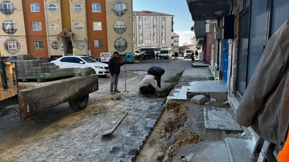 Kaymaz Mahallesi’nde Parke Taşı Yol Bakım Çalışmaları Sürüyor